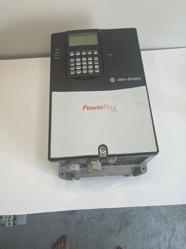 ALLEN BRADLEY 10HP VFD 20AD014A0AYNADNN AC DRIVE 480V KEYPAD POWERFLEX 70 7.5KW