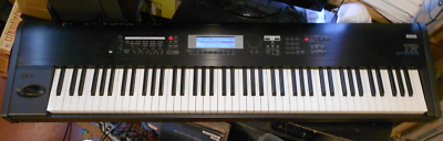 Korg TR88 Synthesizer 88-Key Music Workstation Black Keyboard