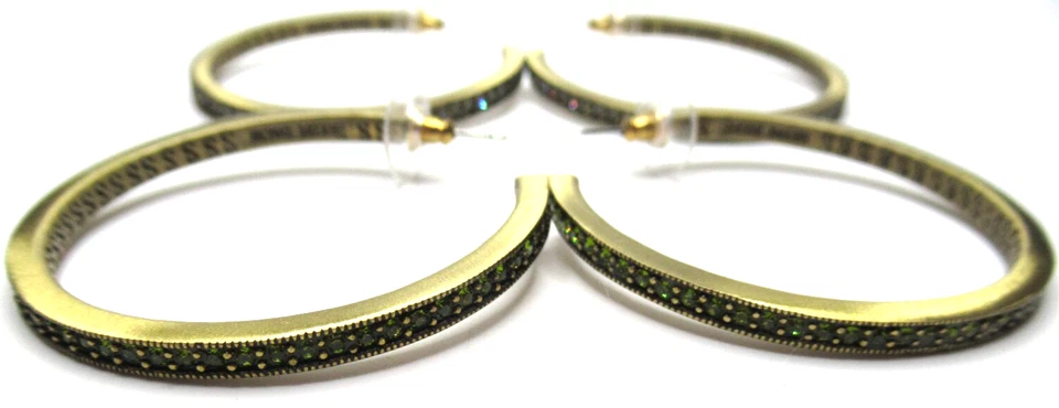 Aros de cristal verde y hielo brillante HEIDI DAUS 2 pares de pendientes perforados Foto 4 de 4