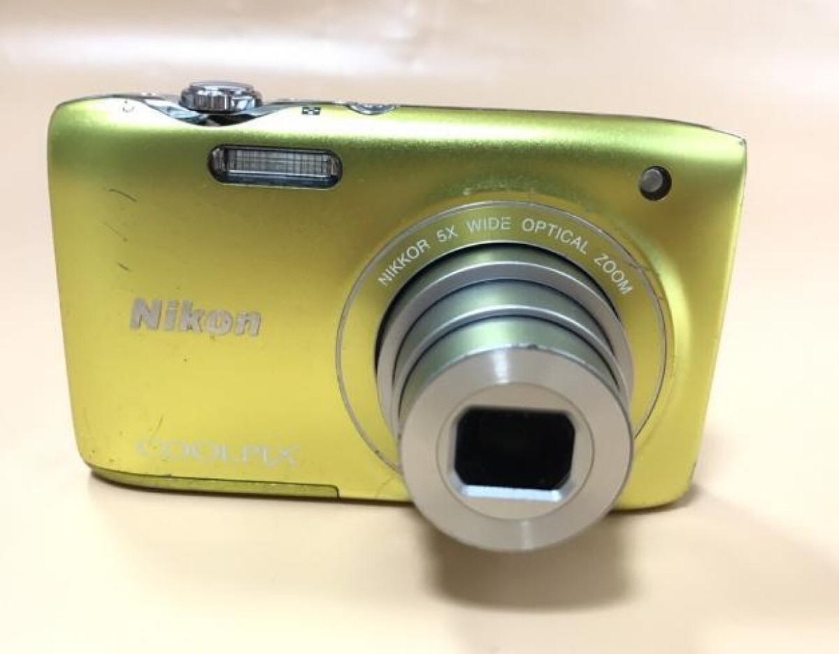 Nikon COOLPIX S3100 Compact Digital Camera Citrus Yellow