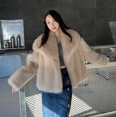 Moda Abrigo de piel sintética con solapa grande para mujer Abrigo cálido Peludo Sólido Prendas para el torso - Imagen 1 de 27