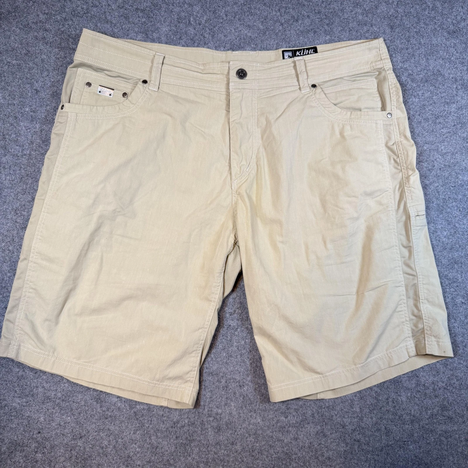 Kuhl Cargo Shorts Mens 40 Beige Outdoor Hiking Travel Stretch 11 Inch Inseam