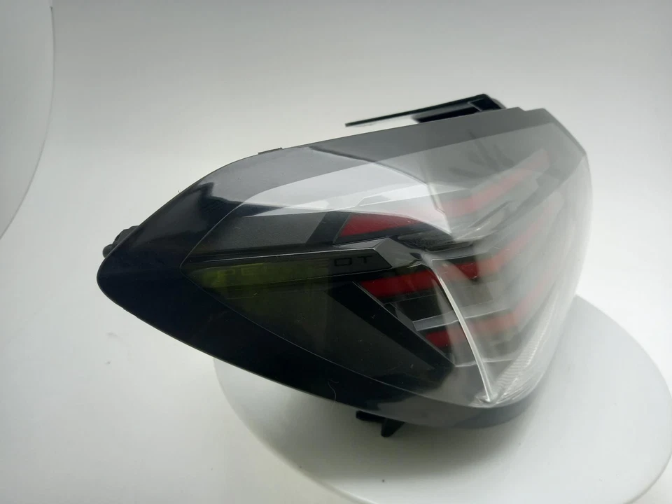 Piloto trasero PEUGEOT 208 N/S 2020-2025 5 puertas hatchback LH   Foto 2 de 4