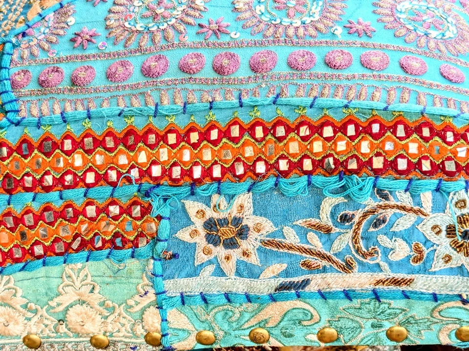 Reposapiés otomano Bohemio indio retazos Rajasthan tela sari bordada Foto 4 de 4