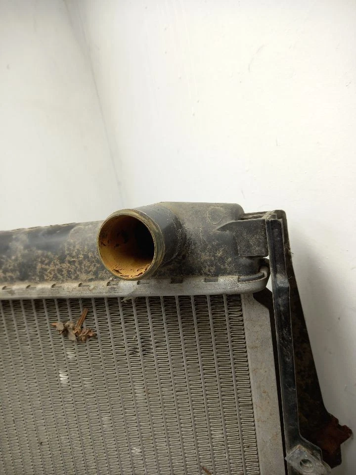 93 94 95 96 97 98 TOYOTA T100 3,0 L RADIADOR 6 CILINDROS Foto 3 de 4