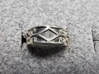 GRANDMA GRABE'S BEAUTIFUL VINTAGE 925 STERLING SILVER OPEN BACK 2.1G RING SZ 1.5