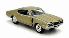 Htf 1968 Olds Cutlass 442 V8 - Willow Gold - 164 Scale - A Body - Third Gen. Htf 1968 Olds Cutlass 442 V8 - Willow Gold - 164 Scale - A Body - Third Gen.