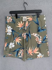 New American Eagle Size Medium Green Floral Mens Flat Front Swim Shorts