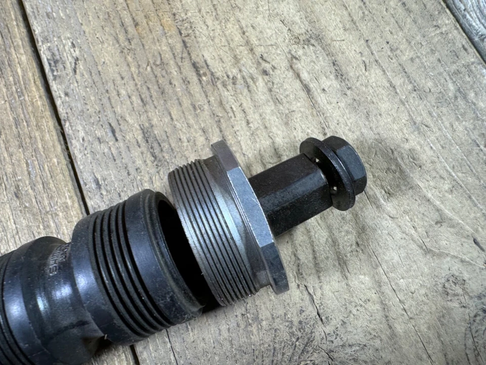 Vintage Shimano BB Bottom Bracket Road Bicycle Bottom Bracket 70x115 mm 1.37x24 - Image 3 of 4