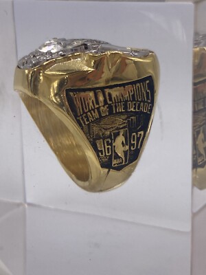 96-97 CHICAGO BULLS NBA FINALS WORLD CHAMPIONSHIP RING IN LUCITE