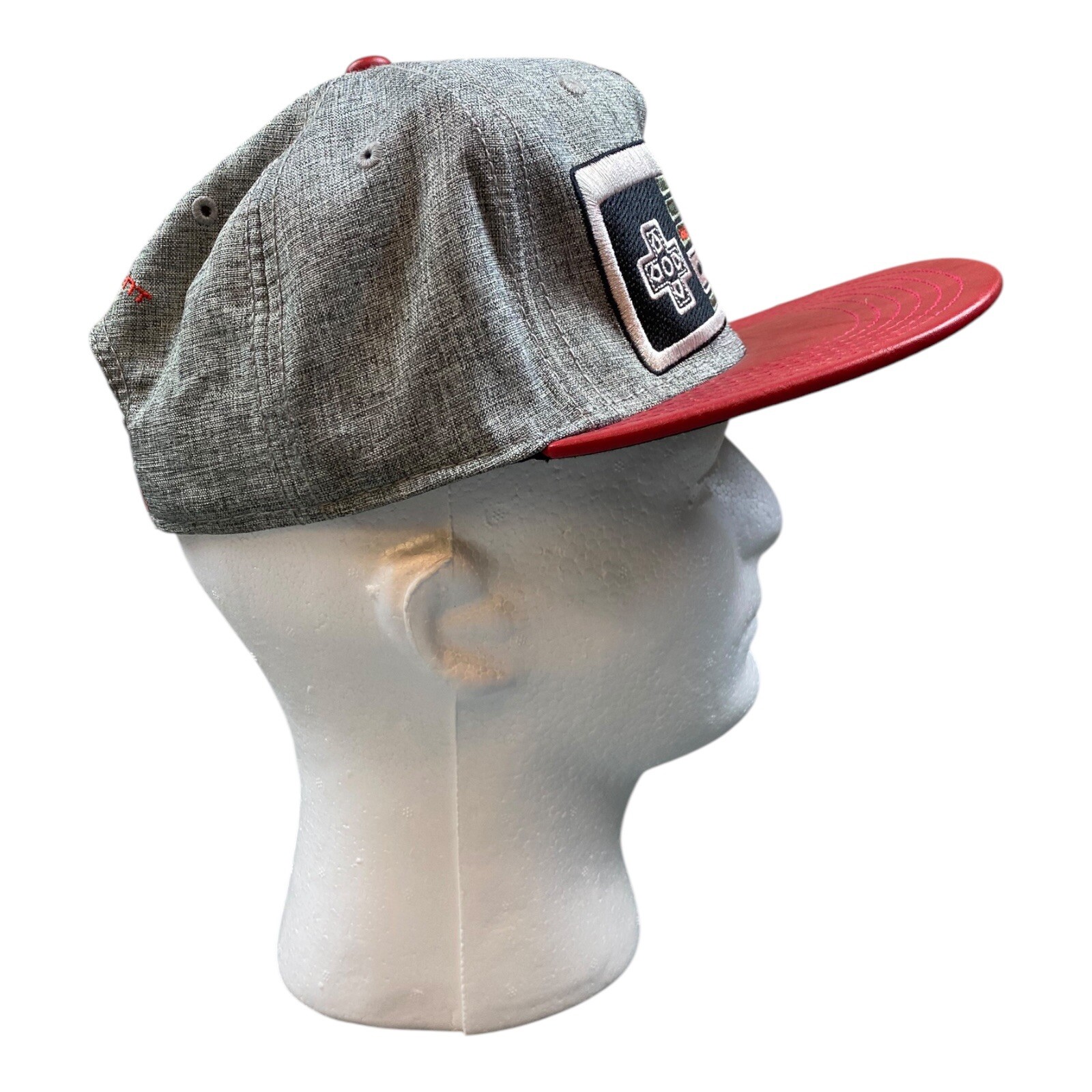 Nintendo NES Controller Hat Snapback Gray Red Fau… - image 9