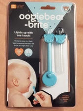 NEW - OOGIEBEAR-Brite - Lights up with one touch  Removes Babys Boogers & Earwax