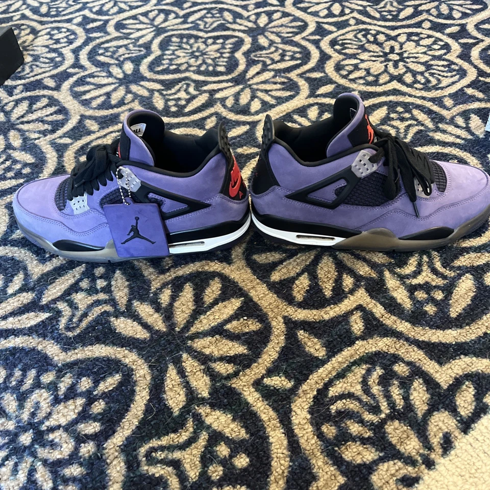 Size 9.5 - Jordan 4 Retro x Travis Scott Purple Friend's and Family Foto 3 de 4