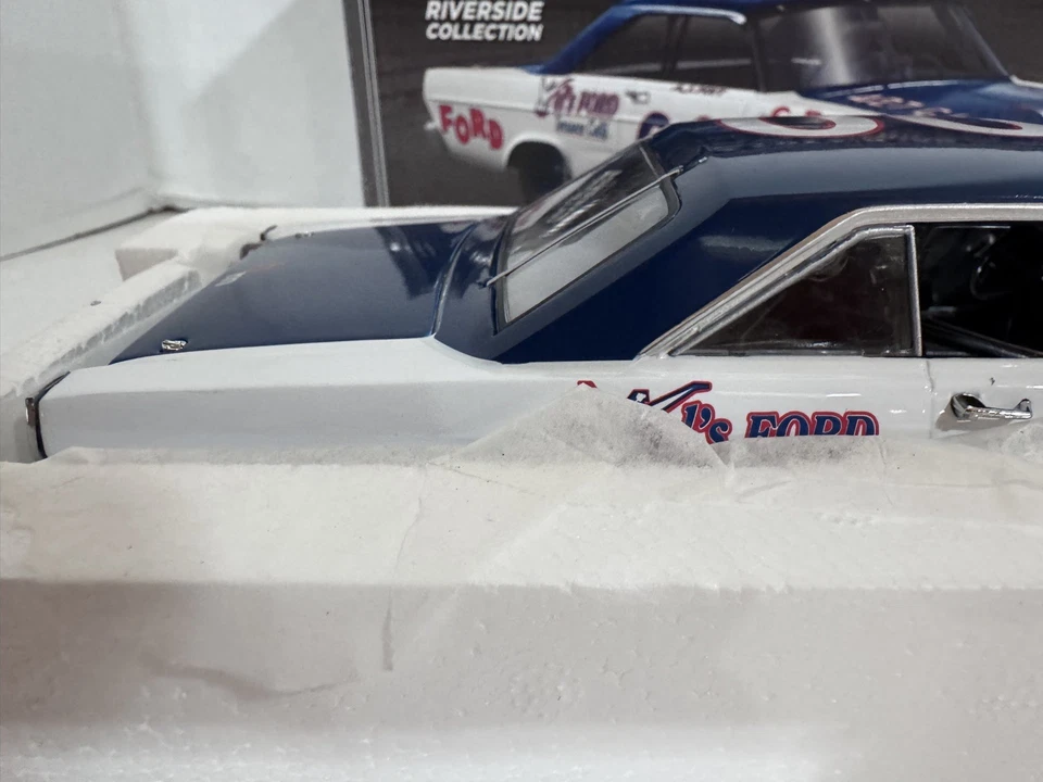 AJ Foyt #00 Vel’s Ford Galaxie 1965 1:24 University of Racing Diecast NASCAR Foto 2 de 4