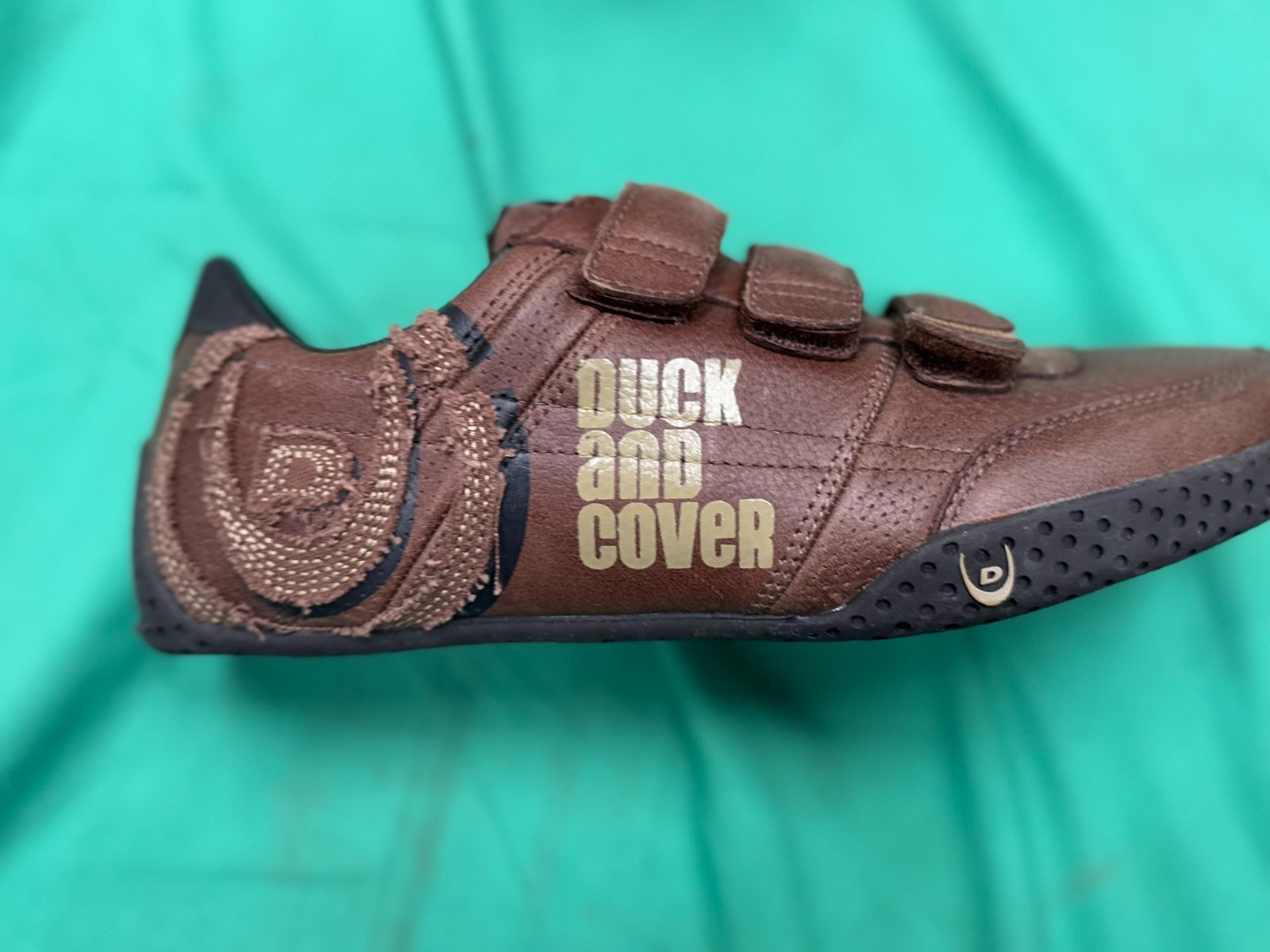 Duck and Cover Rowe Vintage 3V Trainers UK 7 Brown Casual Hook and Loop Shoes image 9