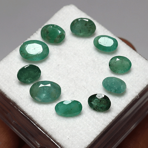 Lote de 10 piedras preciosas de corte facetado ovalado de 6 mm-8 mm esmeralda natural sin tratar de Zambia - Imagen 5 de 12