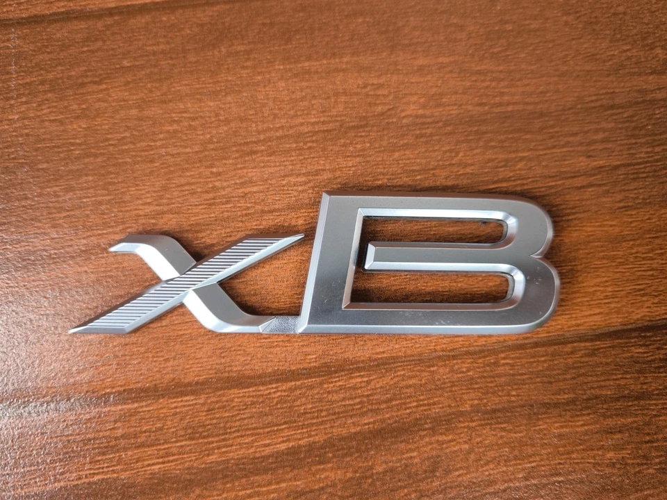 Scion xB 2004-2015 Porte arrière xB Emblème Badge OEM Authentique - Photo 1/4