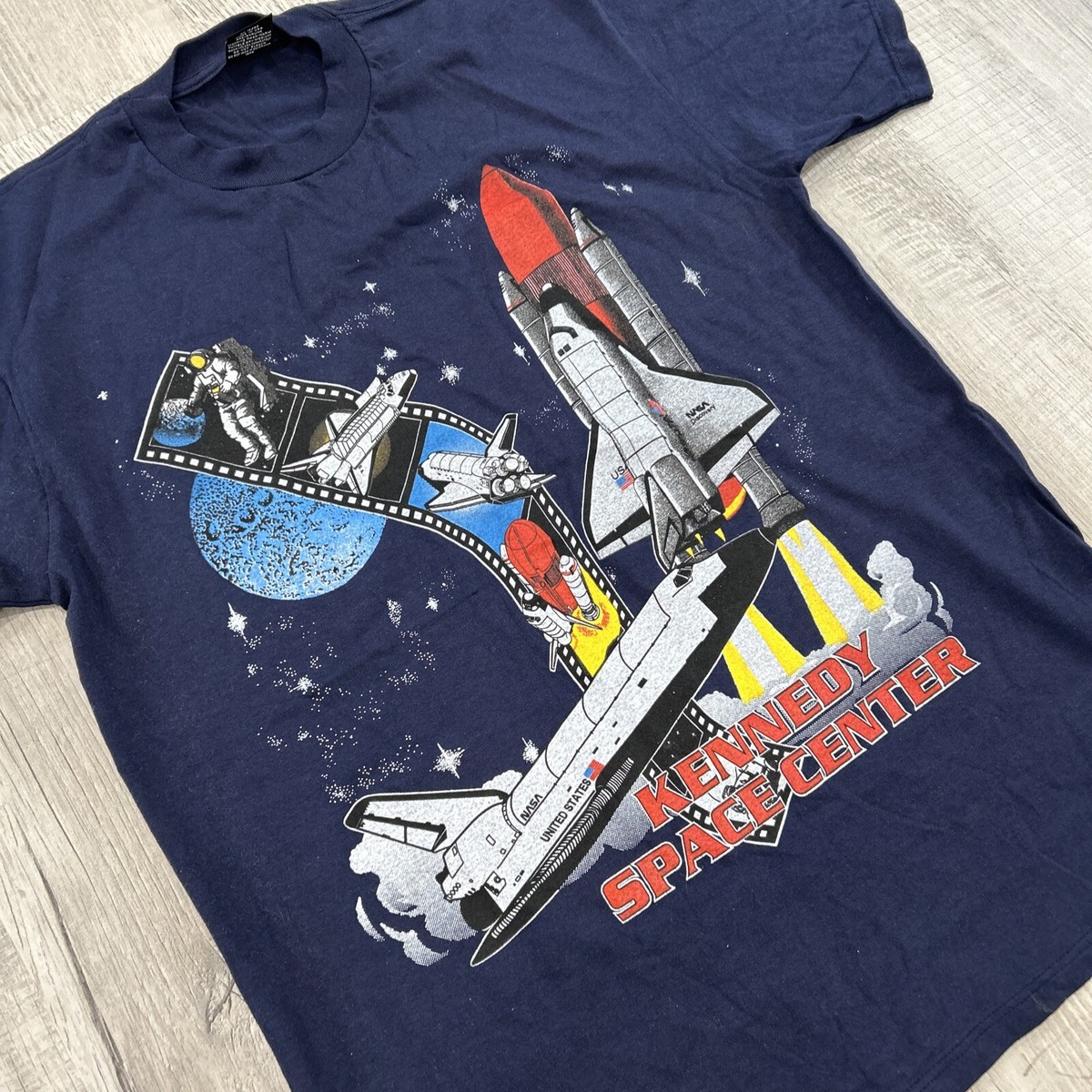 VTG 90s KENNEDY SPACE CENTER FLORIDA NASA SPACE SHUTTLE T SHIRT L 