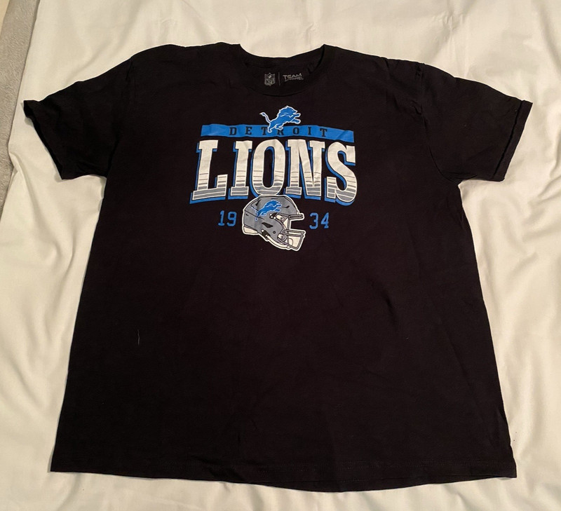 Detroit Lions Helmet Mens NFL Team Apparel T Shirt 1934 Black Size XL