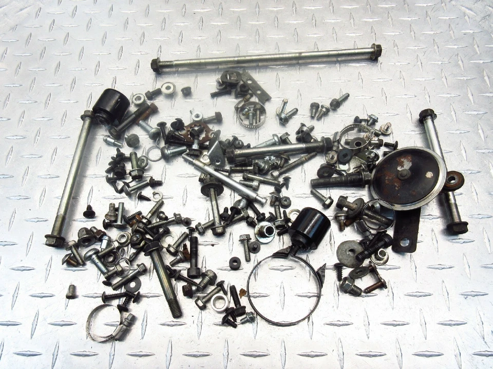 Honda CBR250R 2012 11-13 CBR 250R tuercas diversas tornillos bocina pernos stock resistente Foto 3 de 4