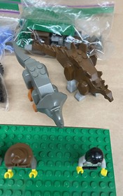 LEGO Adventurers Dino Island 5955 All Terrain Trapper 3 Minifigures 185 Pieces