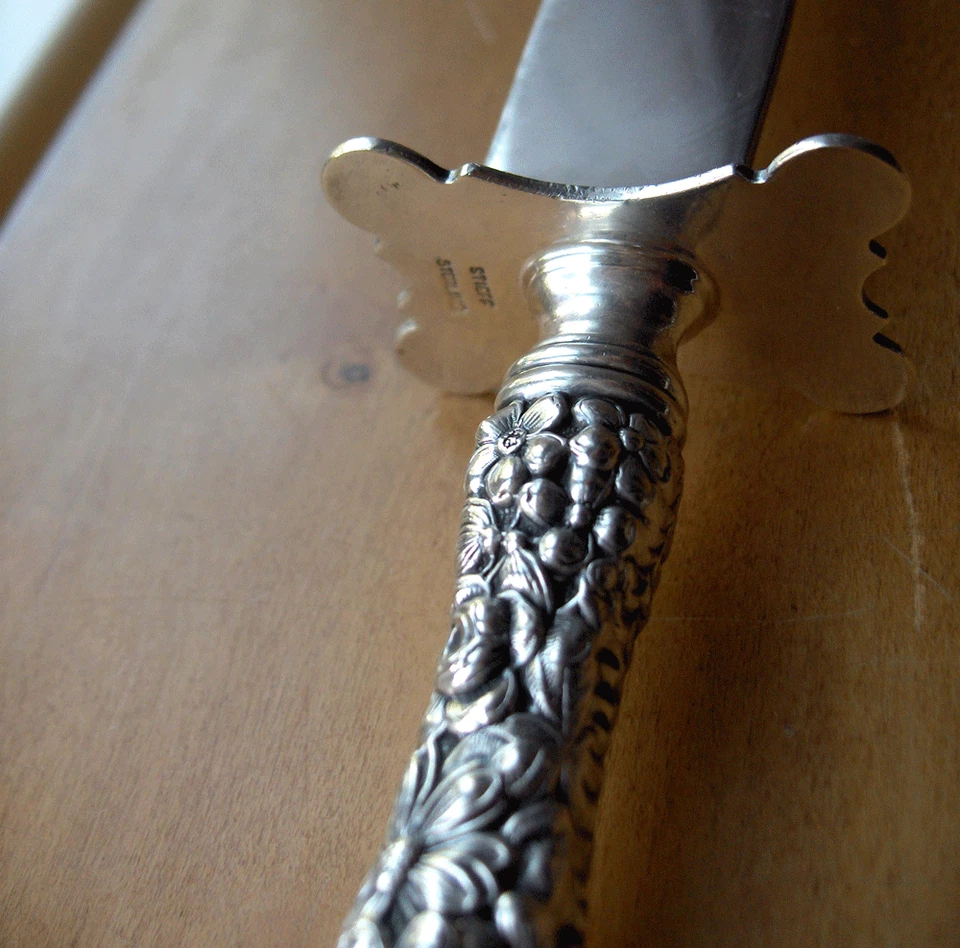 Stieff/Kirk-Stieff ROSA EN RELIEVE patrón plata esterlina juego de 2 piezas talla ~ 1892 Foto 4 de 4