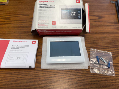 Honeywell Home TH9320WF5003 Smart Intelligent Touchscreen Thermostat - Open Box