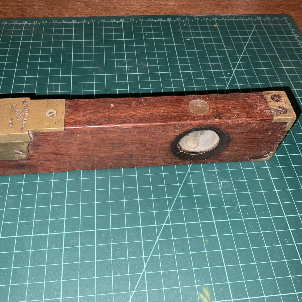 Vintage Edward Preston  no 98  mahogany and brass 18 inch Spirit Level  - Image 3 of 4