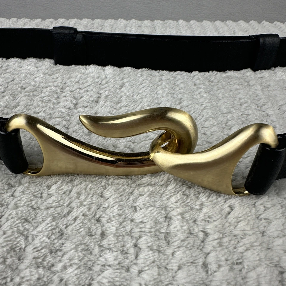 Chicos 皮革可调节黑色皮带联锁钩金色五金件尺寸 S/M — 第 2/4 张图片