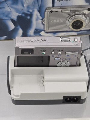 Pentax Optio S5i Digital Compact Camera 5.0MP 3x Optical Zoom