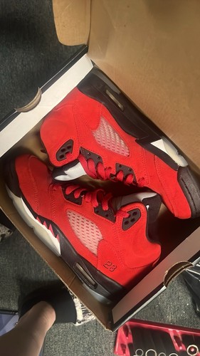 Jordan 5 “raging Bull”