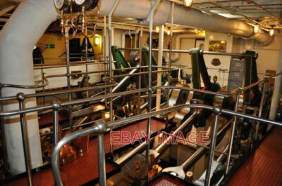 PHOTO  PS WAVERLEY - ENGINE A VIEW OF THE VERY IMPRESSIVE TRIPLE EXPANSION STEAM