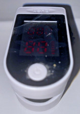 Pulse Oximeter w/Case, Lanyard, New Batteries