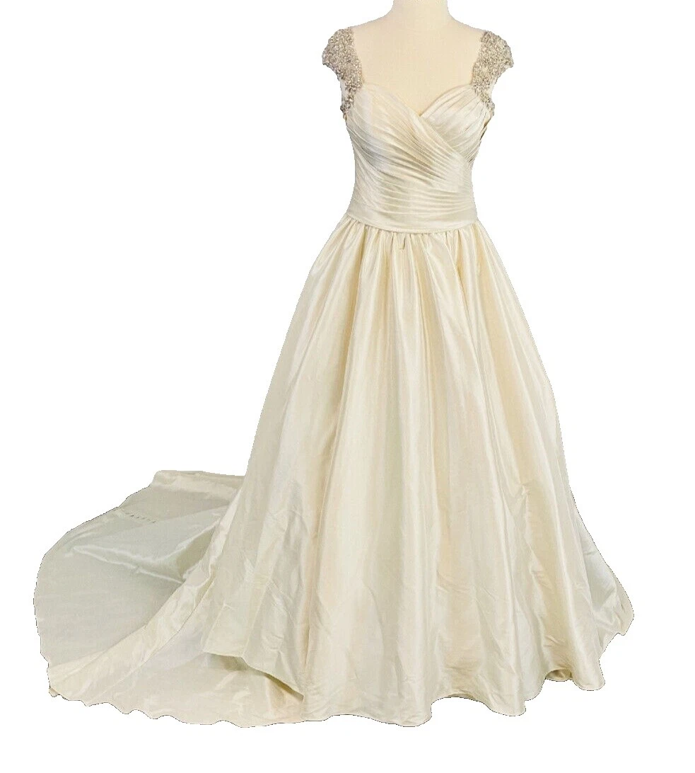 Vestidos de boda de Satén Bordado Manga Casquillo