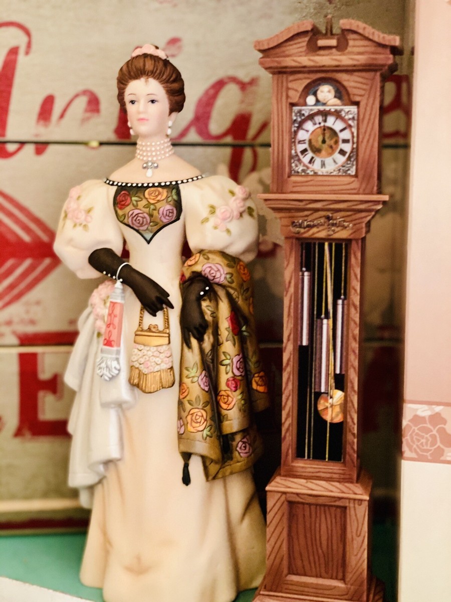 NIB Avon “2000” Mrs PFE Albee Commemorative Porcelain Figurine
