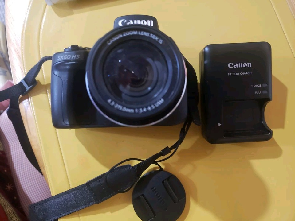 Canon PowerShot SX50 HS 50x Zoom Digital Camera Card Battery + Charger