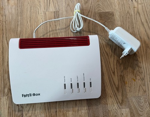 AVM FRITZ!Box 7590 WLAN AC N Router Defekt, Netzteil arbeitet einwandfrei