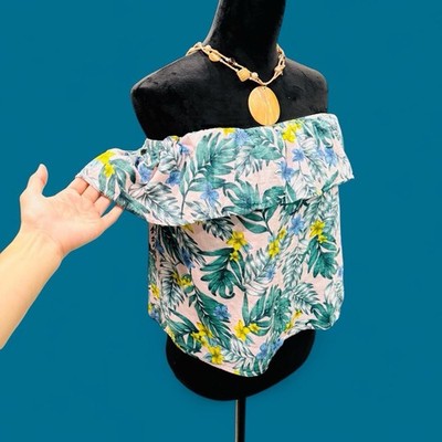 UO Urban Outfitters LUCCA Off Shoulder Floral Blouse Pink Tropical Ruffle Top XL