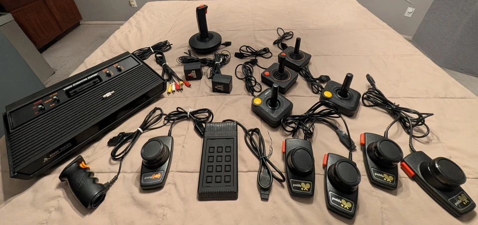 HUGE Atari 2600 Lot - 111 Games, 51 Manuals, & More!!! *CLEANED* & *WORKING*!!! - Image 3 of 4