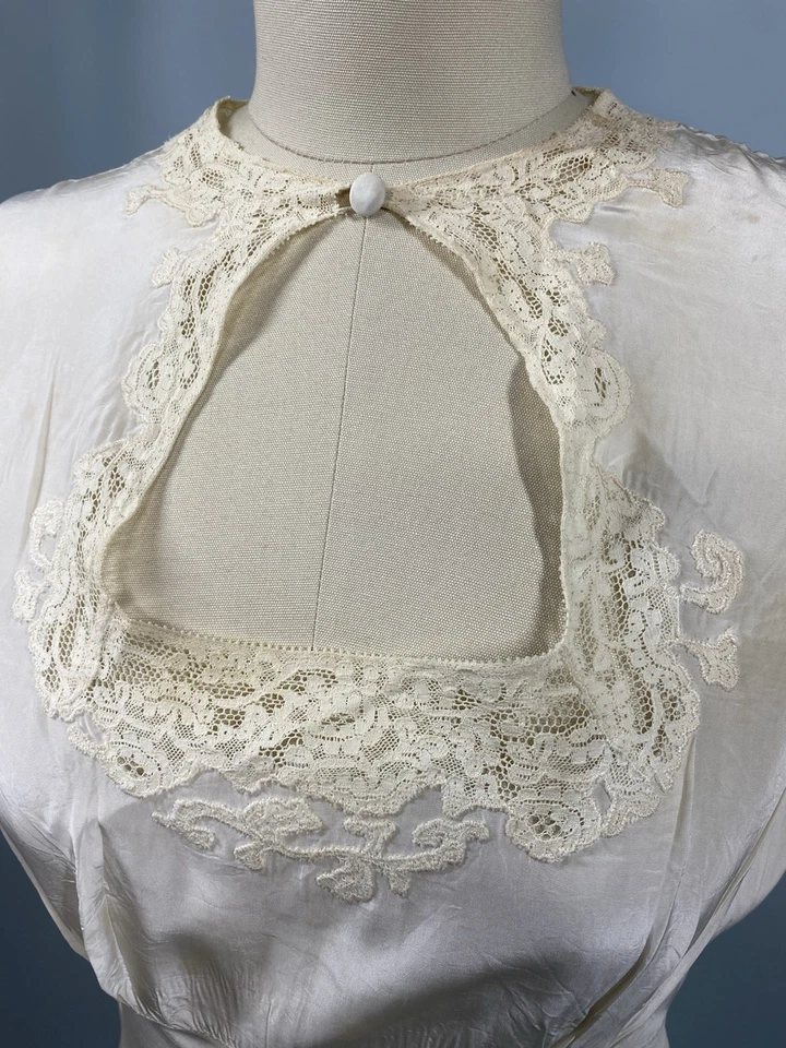 Vintage Nightgown 30S 40S SIZE XS EXTRA SMALL 0 ivory gown lace hand stitched - Image 4 of 4