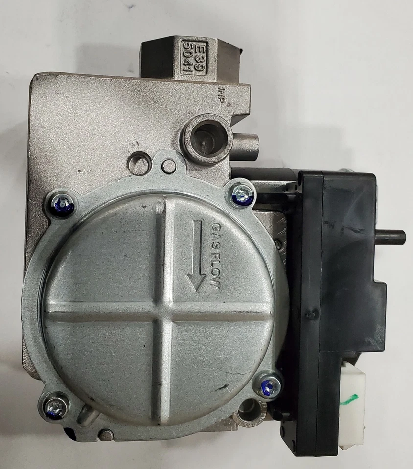 0151M00027 Goodman Amana Janitrol White Rodgers Furnace Gas Valve 0151M00027 - Image 2 of 4