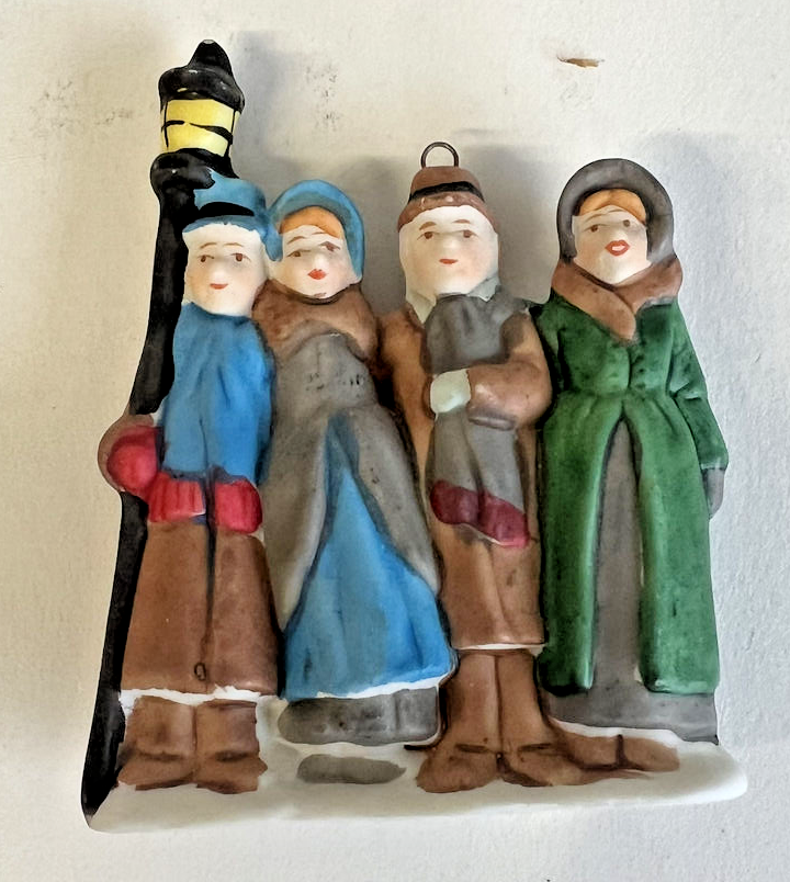 Dickensville Collectibles Christmas Carolers LSX 7061 Holiday Village Figurine