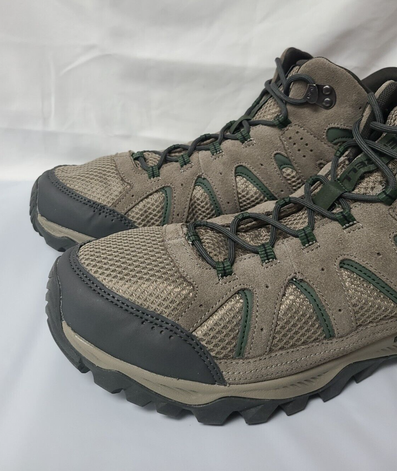 Merrell Men's Oakcreek Mid Waterproof Hiking Boot Size 8.5 FREE