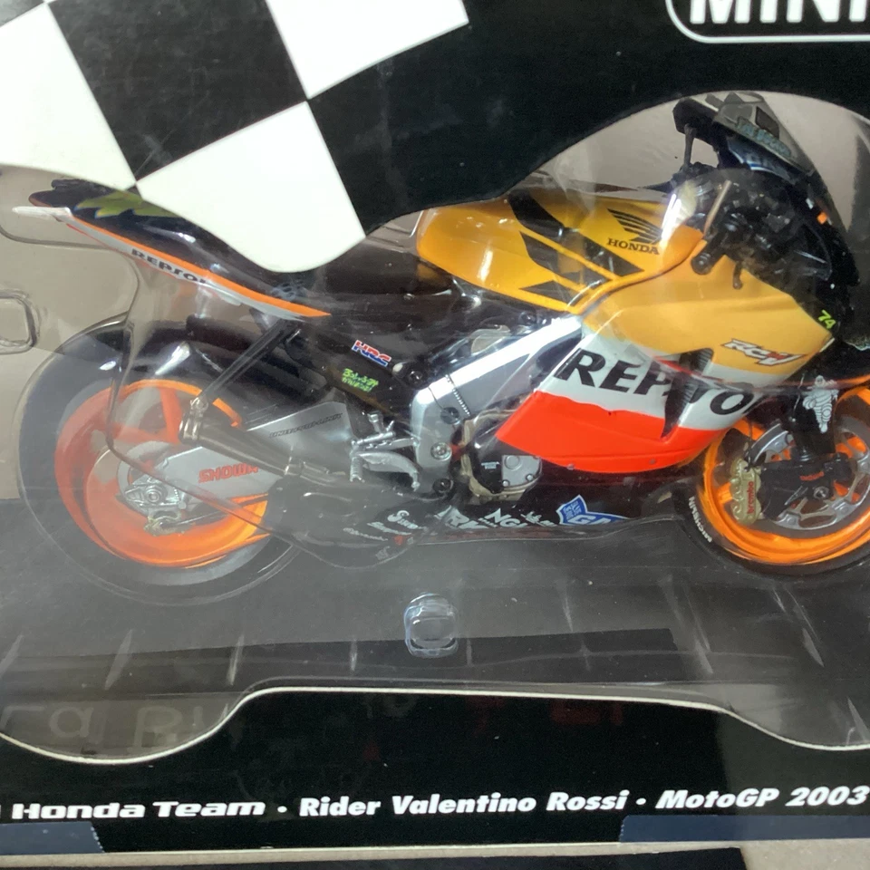 Minichamps 1/12 Collection Moto , Valentino ROSSI , Honda RC211V , 2003 - Photo 2/4