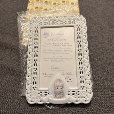 2000 Precious Moments Girl Holding Gift Photo Frame 472964/Q NIB  
