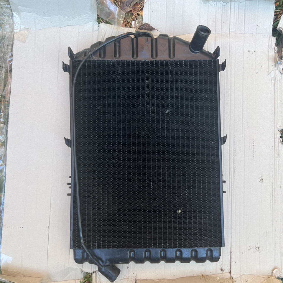 Radiador original Jaguar XK 150 XK 140 Foto 2 de 4