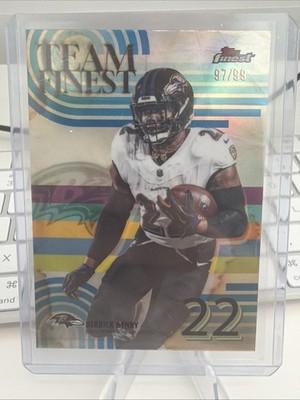 2025 Topps Finest, Team Finest - #TF-4 Derrick Henry (Blue Refractor /99)