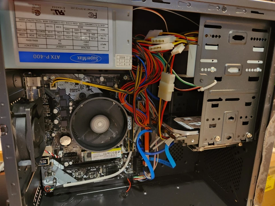 ASRock B450M-HDV R4.0 Micro-ATX Socket AM4 DDR4 escritorio Foto 4 de 4