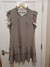 Ladies Knee Length  Lightweight  Summer Dress Size 18