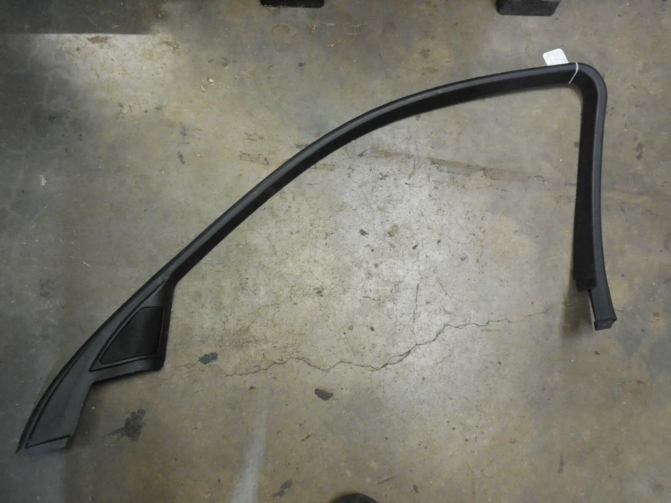 04-10 BMW 535xi E61 E60 sedán negro puerta delantera derecha pasajero ventana marco moldura Foto 2 de 4